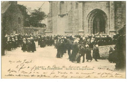 29 . N°38629 . Ile Douessant.sortie De La Grand Messe - Ouessant