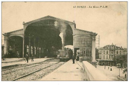 30.NIMES.n°13.LA GARE P.L.M.TRAIN.CACHET MILITAIRE - Nîmes