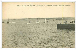 29.SAINT POL DE LEON.LE PORT ET LA JETEE (AU LOIN, CARANTEC) - Saint-Pol-de-Léon