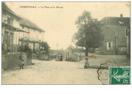 38.COURTENAY.n°61.LA PLACE ET LA MAIRIE.RARE - Altri & Non Classificati