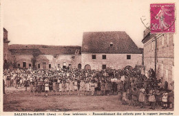 39 .n° 107184 . Salins Les Bains .coure Interieur .rassemblement Des Enfants Pour Le Rapport Journalier . - Sonstige & Ohne Zuordnung