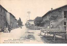 38 . N° 102973 .estrablin .hameau De La Rosiere .la Route Et La Poterie . - Andere & Zonder Classificatie