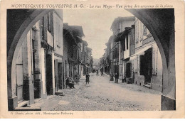 31 . N° 102951 .montesquieu Volvestre .la Rue Mage .vue Prise Des Arceaux De La Place . - Andere & Zonder Classificatie