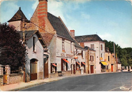 37 - N°151057 - Gizeux - Cpsm 15cm X 10.5cm - La Rue Principale - Hôtel Restaurant - Autres & Non Classés