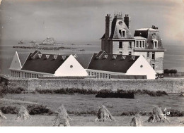 29 . N° 101856 . Cpsm .10x15 Cm .plougasnou Saint Samson .maison De Vacances Devant La Mer . - Sonstige & Ohne Zuordnung