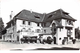 38 . N° 101570 . Cpsm .9x14 Cm .pont De Beauvoisin .hotel De La Poste . - Sonstige & Ohne Zuordnung