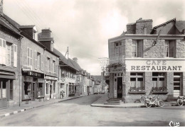 35 .n° 204452.antrain.place Georges Clémenceau. Cpsm - 15 X 10.5 Cm. - Autres & Non Classés