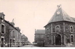 35 .n°109764 . Feins . La Mairie Et L Arrivee Route De Sens De Bretagne . Cafe .cpsm . - Sonstige & Ohne Zuordnung