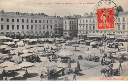 31 - TOULOUSE - SAN27601 - Place Du Capitol - La Fin Du Marché - Toulouse