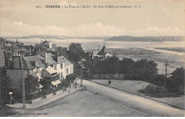 35 - DINARD - SAN24138 - La Place De L'Eglise - Au Loin, St Malo Et St Servan - Dinard