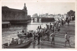 29 - CONCARNEAU - SAN30463 - La Douce France - Débarquement De Thons - CPSM 14x9 Cm - Concarneau