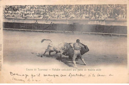 30 - NIMES - SAN46129 - Course De Taureaux - Matador Exécutant Une Passe De Muleta Aidée - Nîmes