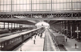 33 - BORDEAUX - SAN58404 - Le Hall De La Gare St Jean - Train - CPSM 14x9 Cm - Bordeaux