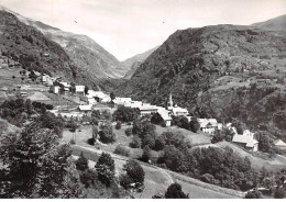 38 . N°kri10655 .huez .vue Generale Et Gorges De La Sarennes . N°i 28903 . Edition J.cellard . Sm 10X15 Cm . - Autres & Non Classés