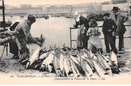 29 - CONCARNEAU - SAN48828 - Le Port - La Pêche Au Thon - Débarquement Du Poisson Sur La Digue - Concarneau