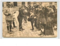 Série VI N°2 No Pateo De Honra Dos Invalidos Em Paris, O General Cousin ... - Guerra 1914-18