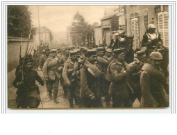 Série I N°2 Prisonniers Allemands Escortés Par L&amp Acute Infanterie Française Après La Première Victoire En Champa - Guerra 1914-18