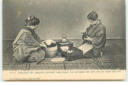 Japon - N°41 - Employé De Magasin Prenant Son Repas. La Servante Lui Sert Du Riz Dans Un Bol - Edit. Kunzli - Autres & Non Classés