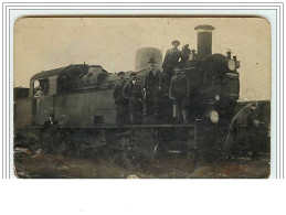 Hommes Sur Une Locomotive ( Vendu En L'état) - Treinen