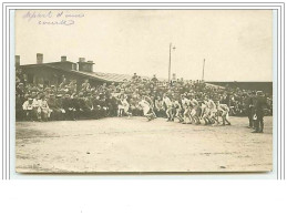 Guerre 14-18 - Hommes Regardant Une Course Probablement Dans Un Camp De Prisonniers - Weltkrieg 1914-18