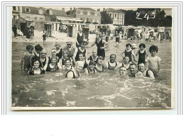 LE CROTOY Photo De Groupe Dans L&amp Acute Eau Baigneurs Baigneuses - Le Crotoy