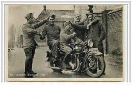 Photo De Militaires Sur Une Moto - Nou Jongens Plezierig Verlof - Motos