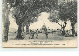 MARTINIQUE - FORT-DE-FRANCE - Un Joli Coin De La Savane Près Le Débarcadère De La Société Des Bateaux à Vapeur - Fort De France