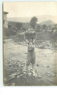 MACEDOINE - Enfant Portant Un Panier De Linge - North Macedonia