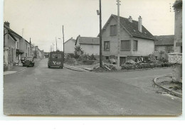 LES GATINES Par PLAISIR - Rue Pierre Curie - Véhicules - Plaisir