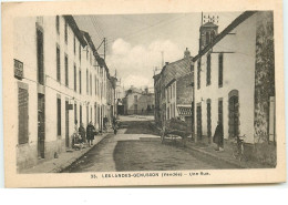 LES LANDES-GENUSSON - Une Rue - Sonstige & Ohne Zuordnung