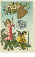 Carte Gaufrée - Anges Sonnant Une Cloche Et Décorant Une Branche De Sapin - Angels