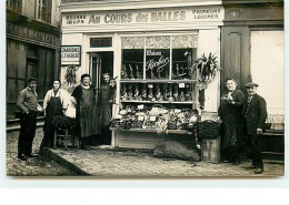 Carte-Photo De CHERBOURG - Devanture Magasin Au Cours Des Halles Maison Richer - Pub Charbons G. Foubert - Cherbourg