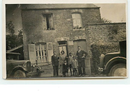 Carte-Photo De MORTREE - Famille Devant Une Maison - Août 1932 - Mortree