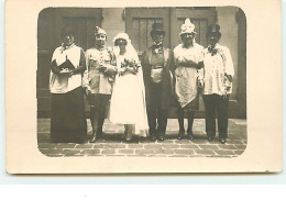 A Localiser - Carte-Photo - Jeunes Femmes Déguisées - Zu Identifizieren