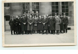 A Localiser - Carte-Photo D'un Groupe D'hommes Et De Femmes - A Identifier