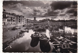 64. SAINT JEAN DE LUZ . CPA . Edit JOVE. LE PORT A MAREE BASSE. ANNEE 1958 + TEXTE - Saint Jean De Luz