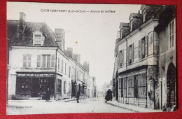 CPA -  Cour Cheverny -(Loir-et-Cher) - Avenue De La Place - Other & Unclassified