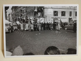 Italia Foto  ROMA  Piazza Navona Da Identificare Epifania Anni 50. Bar Braille. Birra Peroni. 115x80 Mm. - Europa