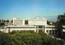 73 - Aix Les Bains - L'établissement Thermal - Au Second Plan, L'Hôpital Reine Hortense - Au Fond, Le Revard - Aix Les Bains