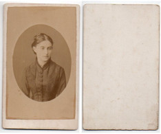 (Photo Carte De Visite) 539, Portrait De Femme, Dos Non Imprimé - Anonymous Persons