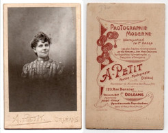 (Photo Carte De Visite) 370, Portrait De Femme, Photo A Petit à Orléans - Anonieme Personen