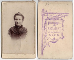 (Photo Carte De Visite) 371, Portrait De Femme, Photo Clairet à Gien (Loiret) - Anonymous Persons