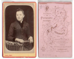 (Photo Carte De Visite) 321, Portrait De Femme, Photo N Paul à Versailles - Anonymous Persons