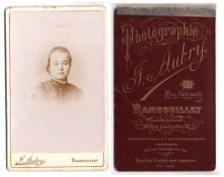 (Photo Carte De Visite) 322, Portrait De Jeune Fille, Photo Aubry à Rambouillet - Anonieme Personen