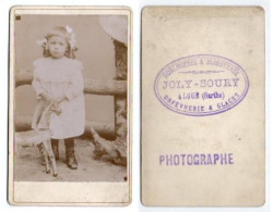 (Photo Carte De Visite) 307, Jouet, Fillette Avec Un Cheval De Bois, Photo Joly-Soury à Loué Sarthe - Anonymous Persons