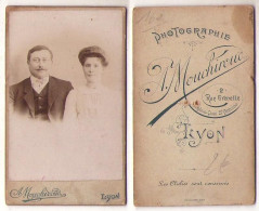 (Photo Carte De Visite) 160, Portrait D'un Couple Par Mouchiroud à Lyon - Personnes Anonymes