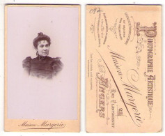 (Photo Carte De Visite) 097, Portrait De Femme Par Maison Margerie à Angers - Personnes Anonymes