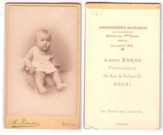 (Photo Carte De Visite) 045, Photo De Bébé Par Albert Baron 34 Rue De Bellain à Douai - Personnes Anonymes