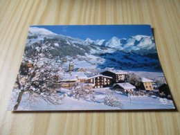 Le Grand Bornand  (74).Le Centre De La Station Avec Comme Toile De Fond, La Chaîne Des Aravis. - Le Grand Bornand