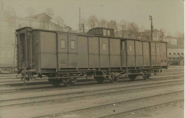 Fourgon 25.803, Conflans - Photo R. Floquet - Trains